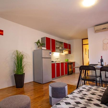 Apartment Kika Pula Exterior photo
