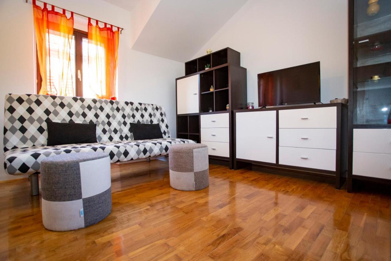 Apartment Kika Pula Exterior photo