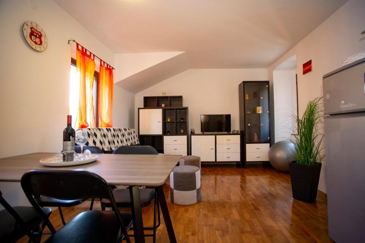 Apartment Kika Pula Exterior photo