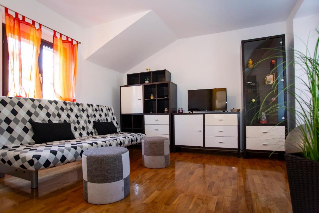 Apartment Kika Pula Exterior photo