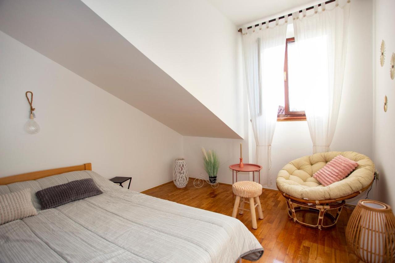 Apartment Kika Pula Exterior photo
